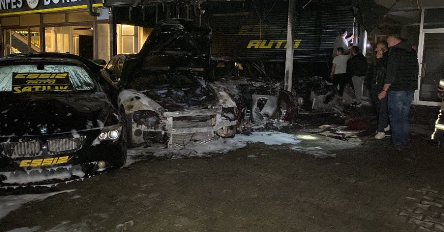 Aylar önce kurşunlanan oto galeride, bu sefer de lüks otomobiller alev alev yandı