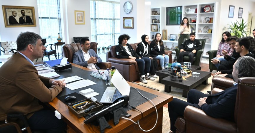 GURURLANDIRAN GENÇLERDEN KOCAMAN’A ZİYARET