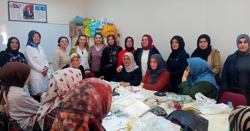 Artut, Dilovası’nda çalmadık kapı bırakmıyor