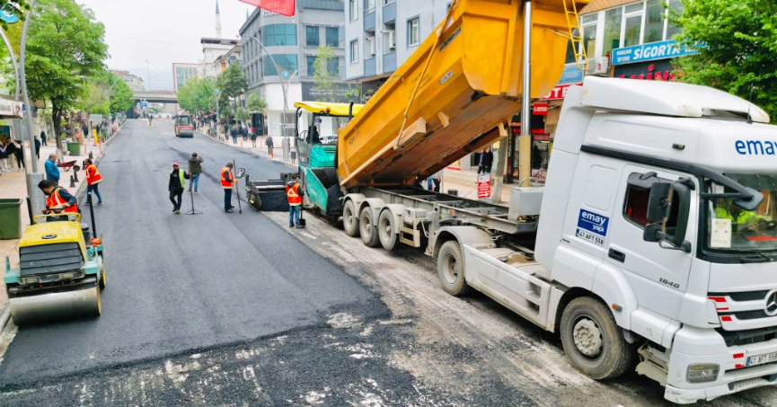 Tuğrul Caddesi yeni yüzüne kavuştu 
