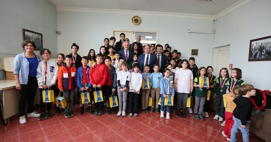 Zeka oyunları turnuvasında dereceye girenlere ödül