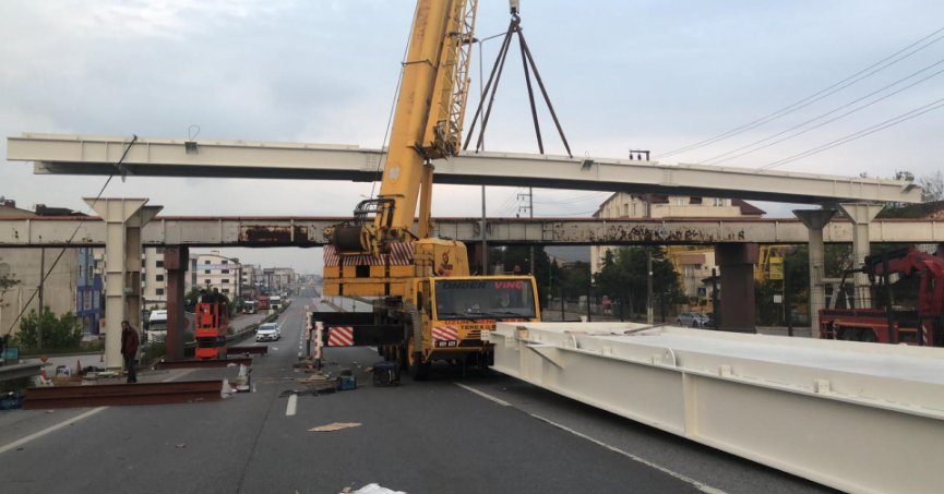 60 Evler üstgeçidinde köprü  ve kiriş montajı tamam