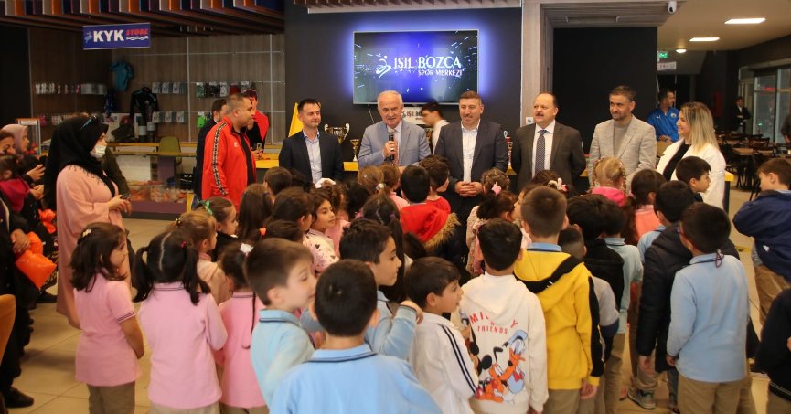 2 Bin 329 Öğrenci Havuzla Buluşuyor