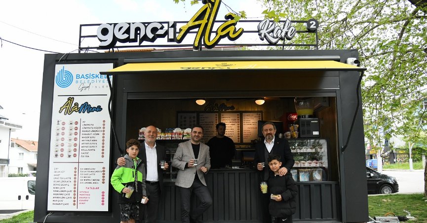 ADIYLA, TADIYLA VE MEKANIYLA ÂLÂ KAFE