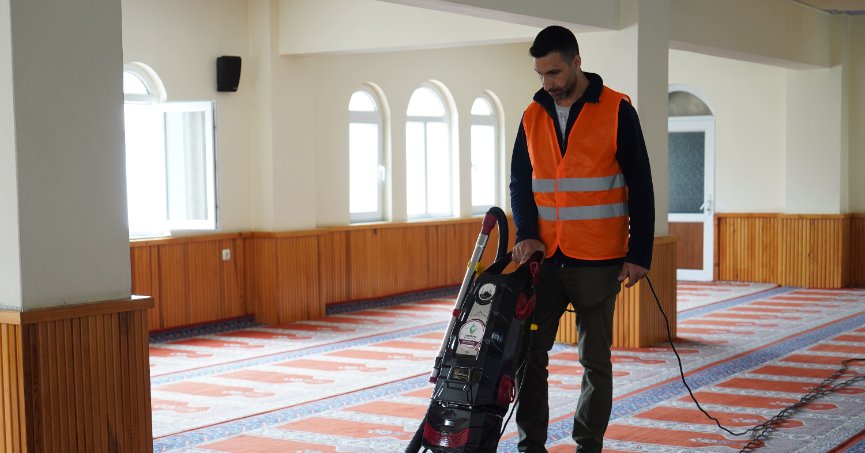 Camiler hijyenik hale getiriliyor