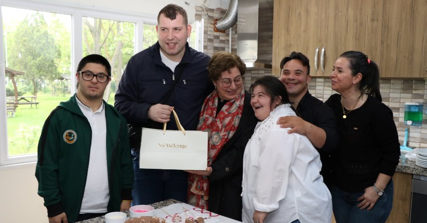 Özel çocuklardan annelere özel hediyeler