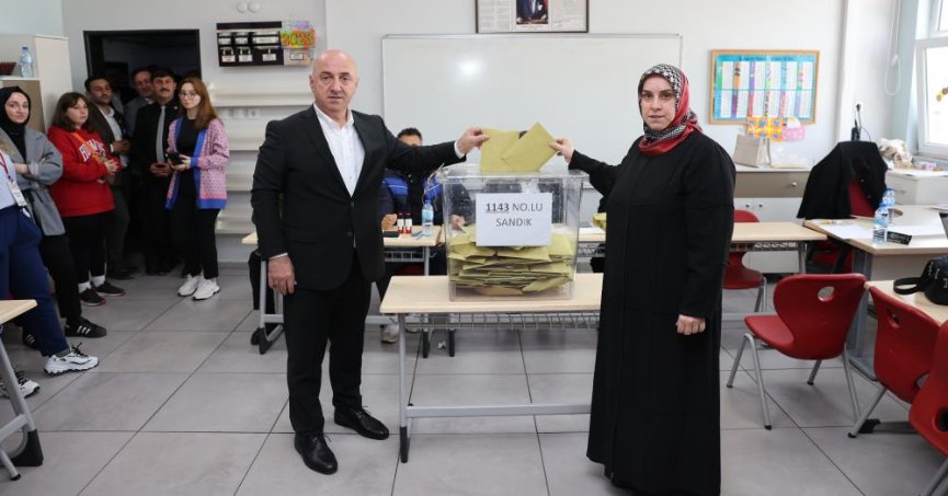 Başkan Bıyık oyunu kullandı