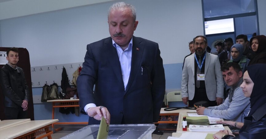 TBMM Başkanı Mustafa Şentop oyunu kullandı