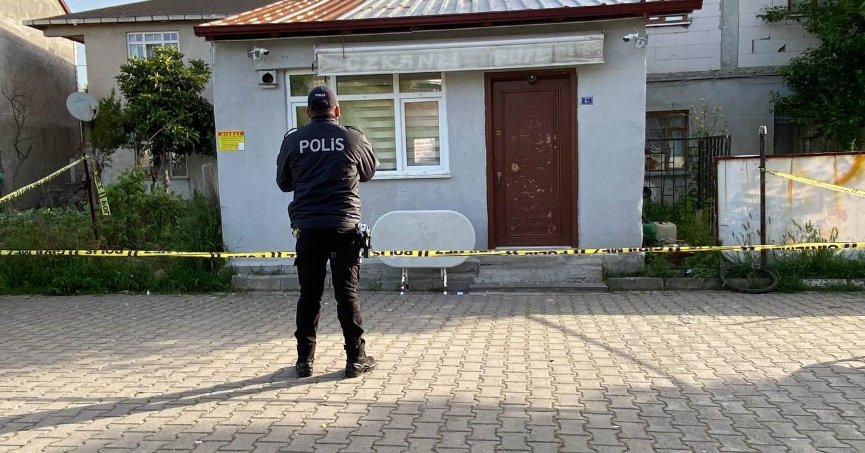 Evinde ölü bulundu