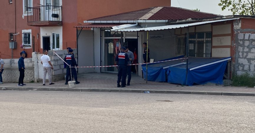 Tuhafiye dükkanında tabancayla vurulan yaşlı hayatını kaybetti