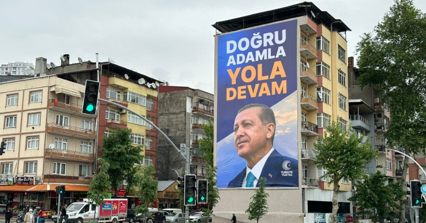 AK Parti Kocaeli, yeni kampanya  görselleriyle şehri donatıyor