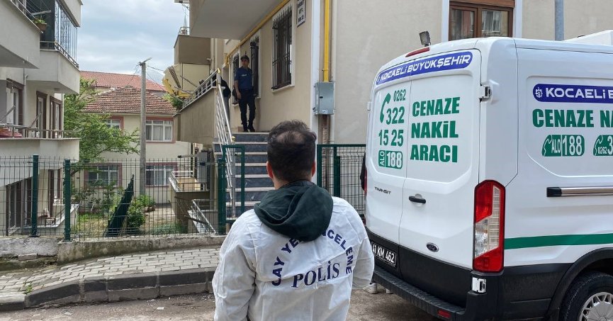 Oğlu tarafından banyoda ölü bulundu