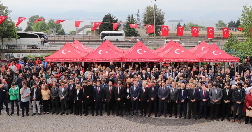 Kocaeli'de tarihi figürlerin de yer aldığı orotoryo gösterisi