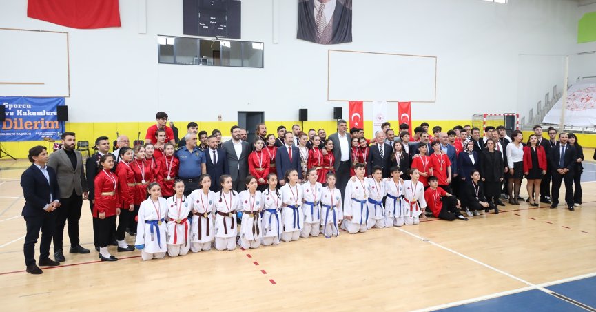 Kartepe’de 19 Mayıs coşkuyla kutlandı