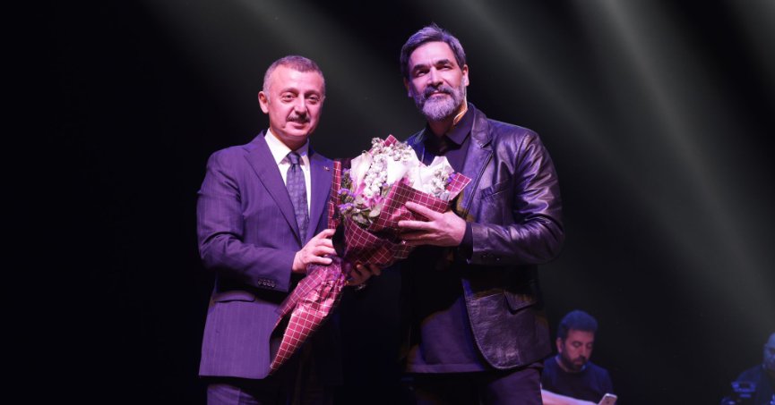 Uğur Işılak’la 19 Mayıs Bayramı coşkusu