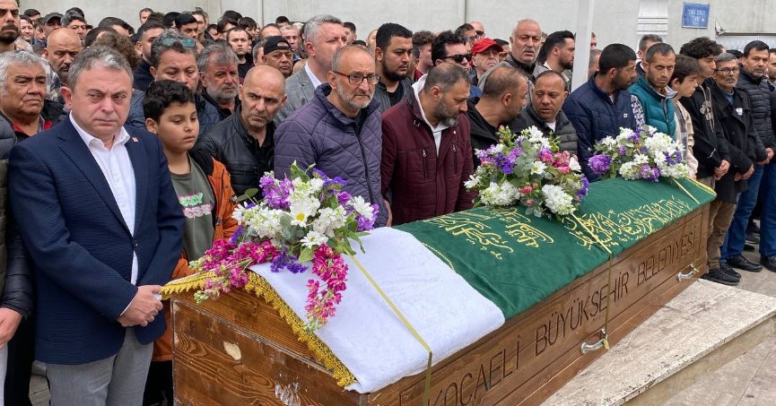 Feci şekilde darp edilerek hayatını kaybeden lise öğrencisi göz yaşları içinde son yolculuğuna uğurlandı