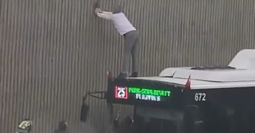 Otobüs şoföründen alkışlanacak hareket