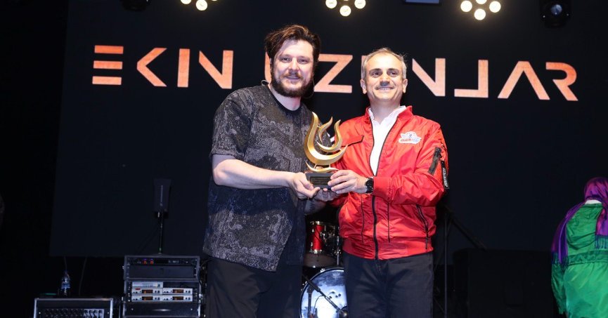 Çayırova'da Ekin Uzunlar fırtınası