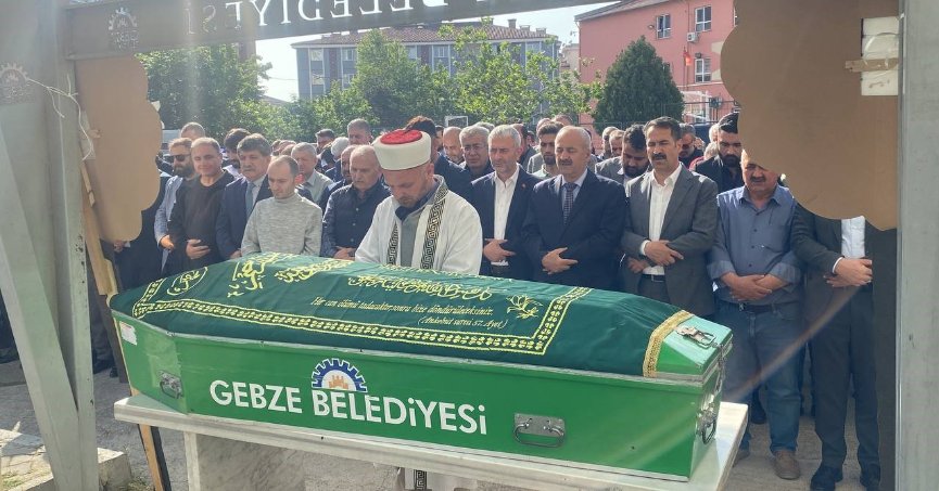 Hayatını kaybeden gazeteci Refik Sıla Güvenç toprağa verildi