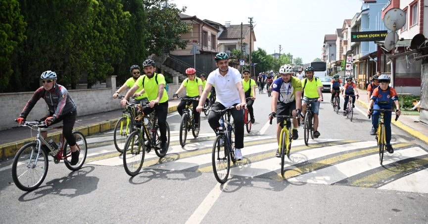 Kocaman'dan Gençlerle Bisiklet Turu