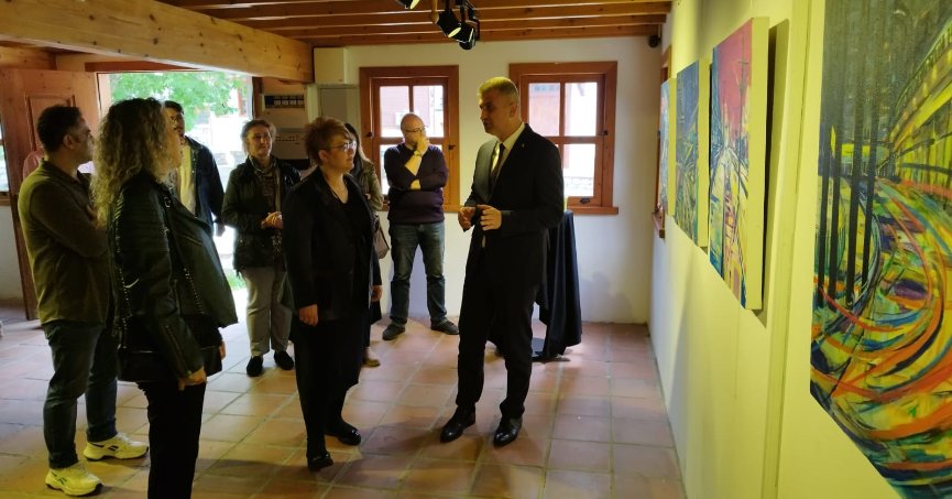 Nilgün Keskin Şenel’in kişisel resim sergisi'nin yalı evlerinde açıldı