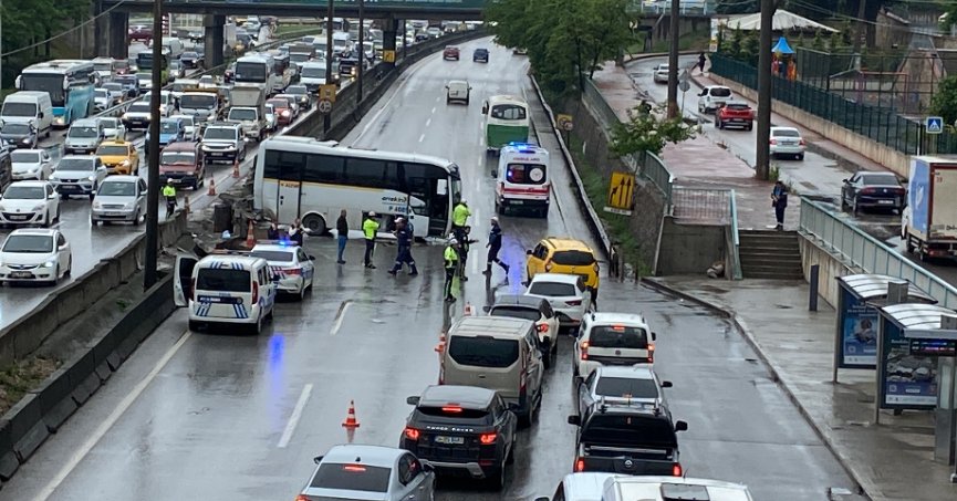 6 işçi yaralanmıştı, midibüsün kaza anı kamerada