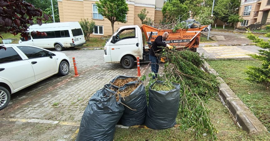 Kendisi Küçük, Hizmeti Büyük Çöp Taksiler ile Temizliğe Devam