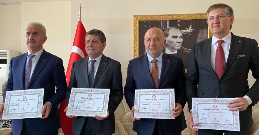 CHP MİLLETVEKİLLERİ MAZBATALARINI ALDI