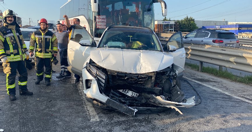 Kocaeli'de zincirleme kaza: 2 yaralı