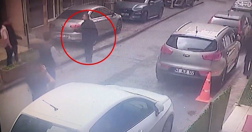 Cadde ortasında vurulan 3 çocuk annesi kadın hayatını kaybetti