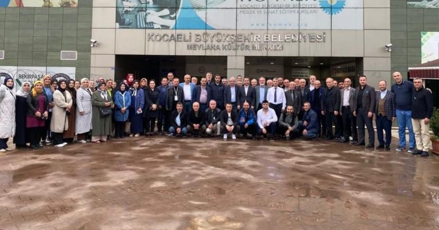 AK Parti, sandıklara koştu