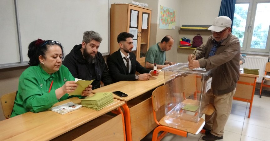 Kocaeli’de vatandaşlar ikinci tur için sandıklara akın etti