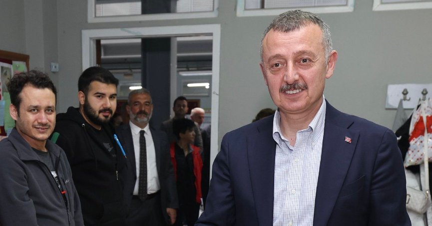 Tahir Büyükakın oyunu kullandı