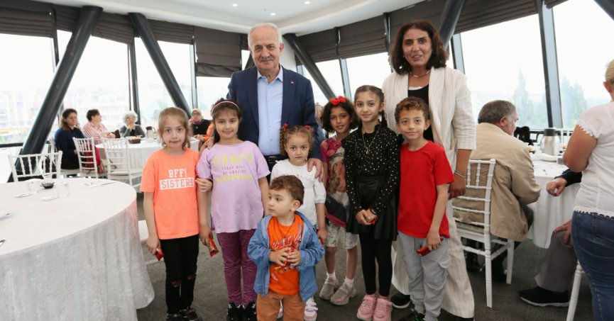 “Sesimiz Bizim Ellerimiz”