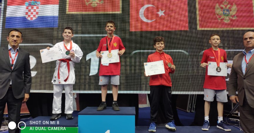 Körfezli Hilmi Metehan Balkan üçüncüsü oldu.