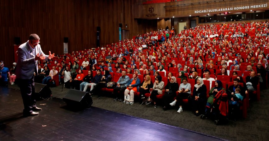 Yazar Kapaklıkaya’dan Mutlu Aile Mutlu Çocuk söyleşisi
