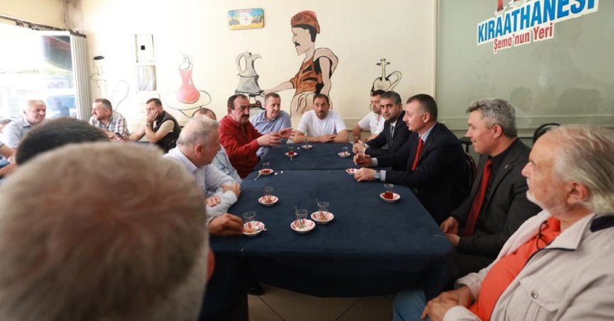 Başkan Büyükakın, Kandıra’da esnafı ziyaret etti