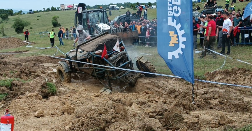 Kocaeli'de düzenlenen Off-Road Festivali'nde heyecan zirveye ulaştı
