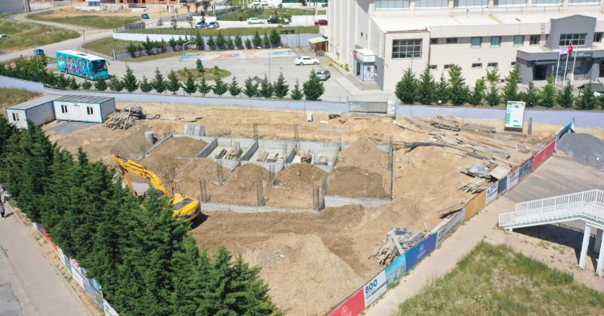 Çayırova'nın gençlik merkezi yükseliyor