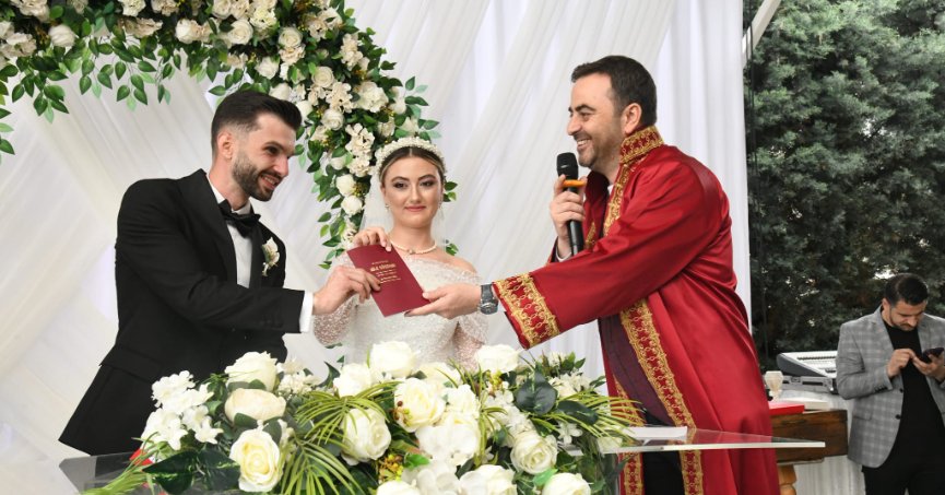 Başkan Özlü Türkiye Yüzyılı’nın İlk Nikâhlarını Kıydı