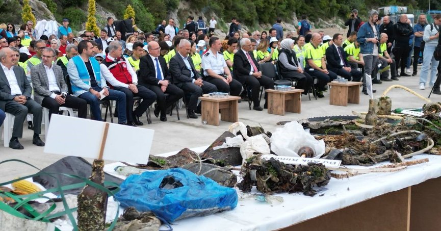 Çevre gününde temizlenen denizden bakın neler çıktı