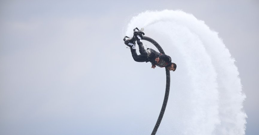 Büyükşehir’in ev sahipliğindeki;  Su jeti ve Flyboard Şampiyonası nefesleri kesti