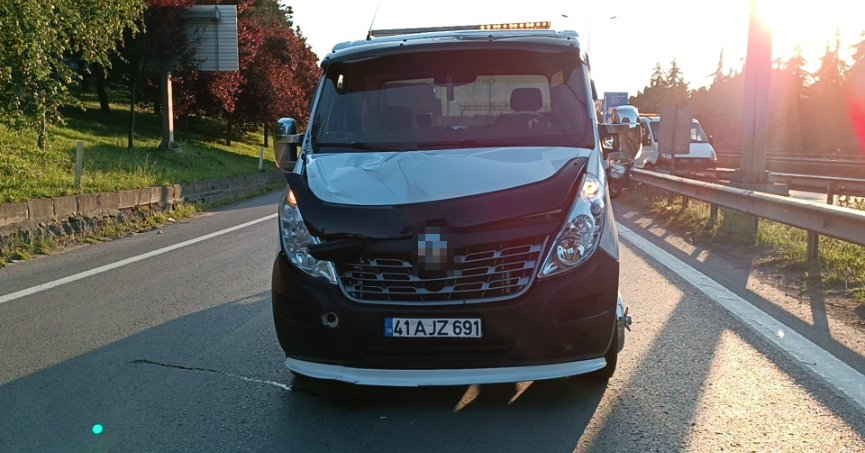 E-5'te çekicinin çarptığı yayanın iki bacağı da kırıldı