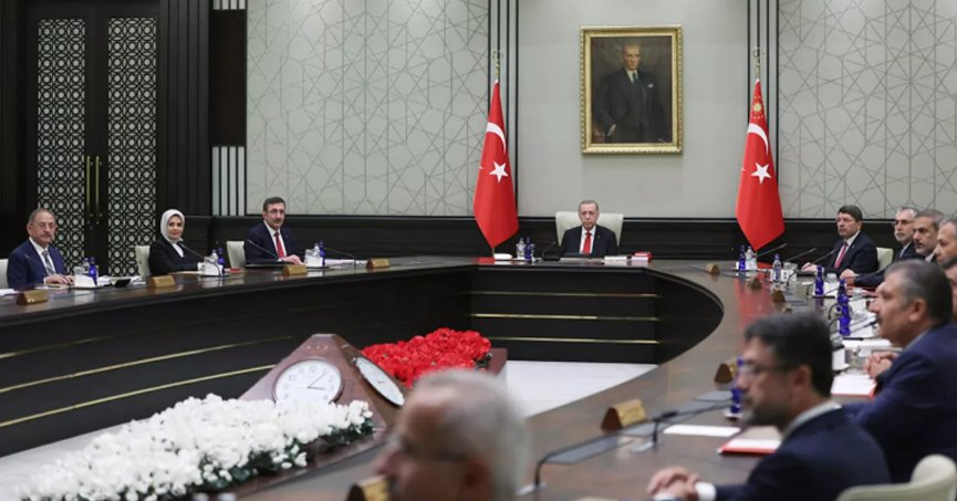 Yeni Kabine'nin ilk toplantısı başladı