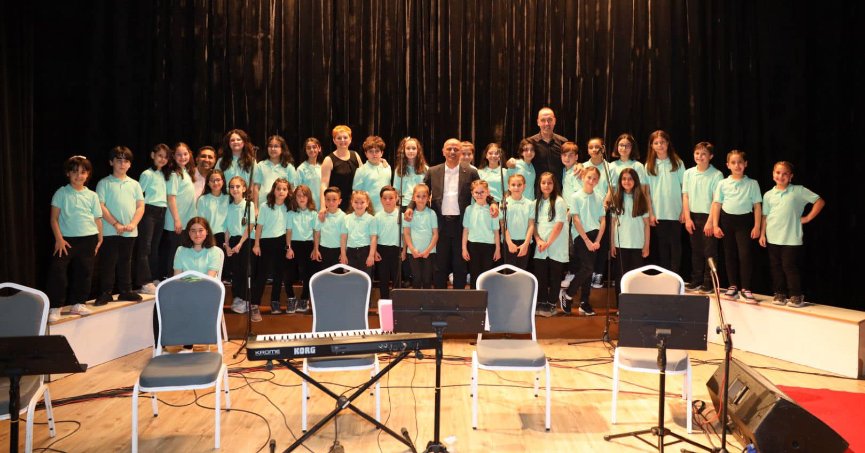 Körfez Belediyesi Çocuk Korosu büyüledi