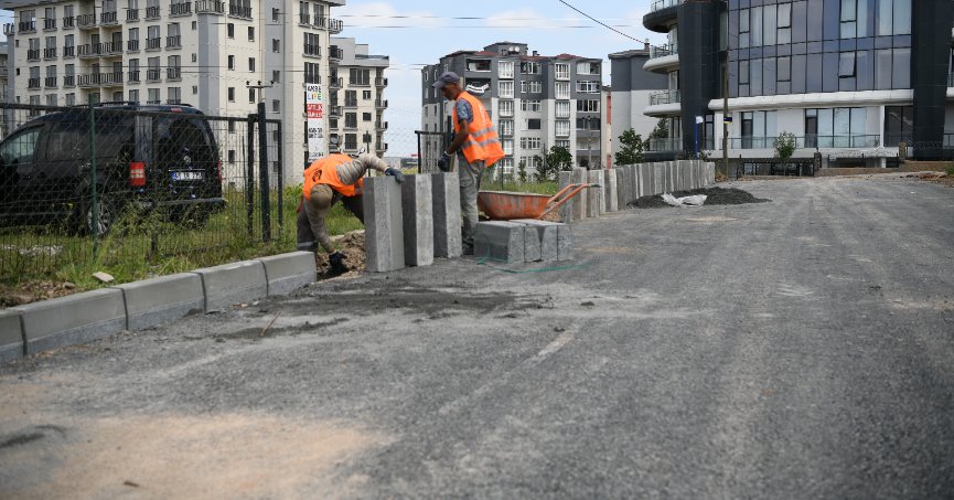 Çayırova'nın kaldırımları yenileniyor