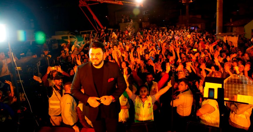 Hasan Dursun sevilen ilahilerini seslendirdi