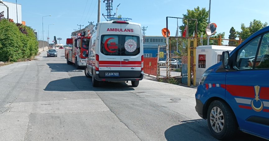 Kauçuk fabrikasında yangın çıktı, işçiler müdahale etti
