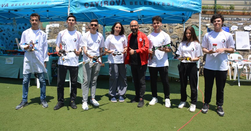 Lise öğrencileri Bilim Şenliği'nde projelerini sergiledi