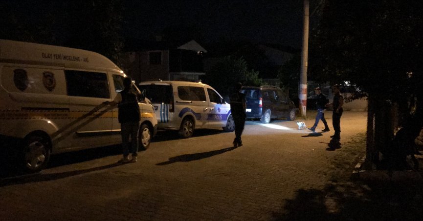 Evin duvarlarına mermiler isabet etti, ekipler harekete geçti